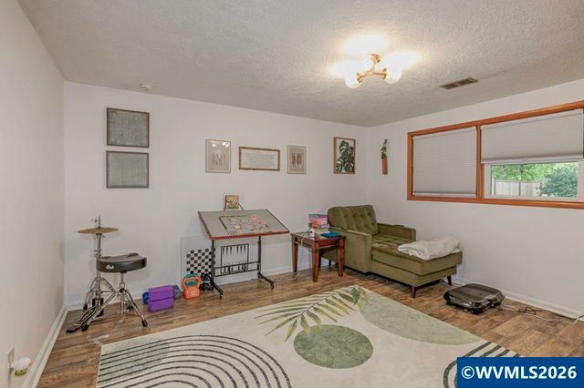 2686 Mountain View Dr S, Salem, OR 97302