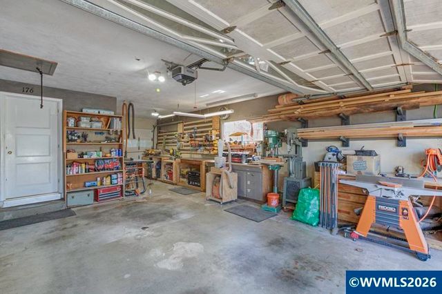 2686 Mountain View Dr S, Salem, OR 97302