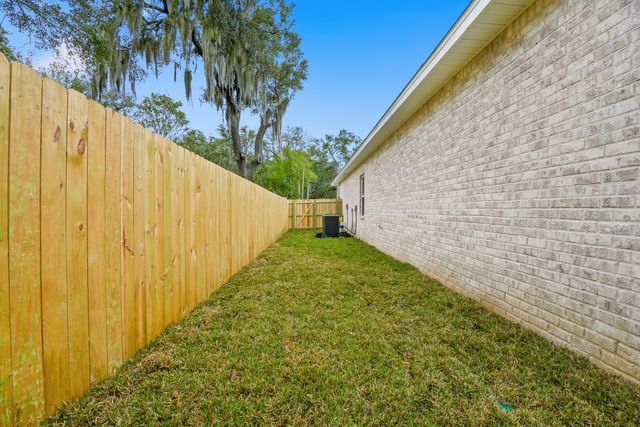 15 Plew Avenue, Shalimar, FL 32579