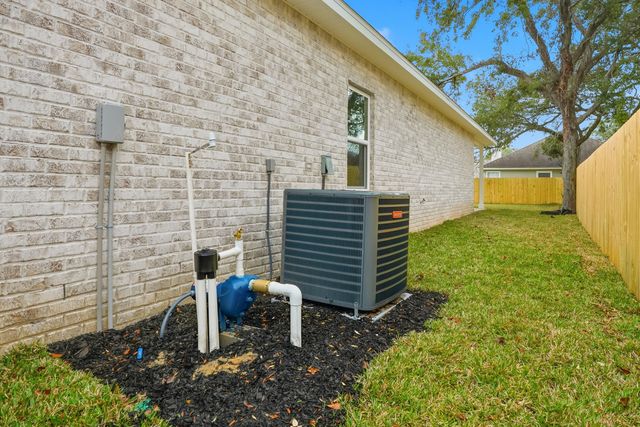 15 Plew Avenue, Shalimar, FL 32579