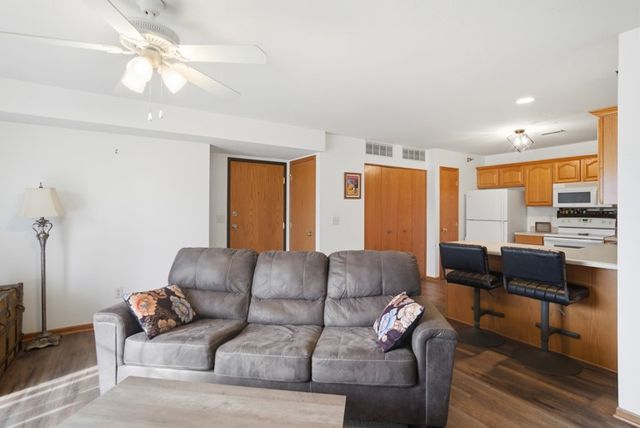 651 SE Dovetail Road 7, Grimes, IA 50111