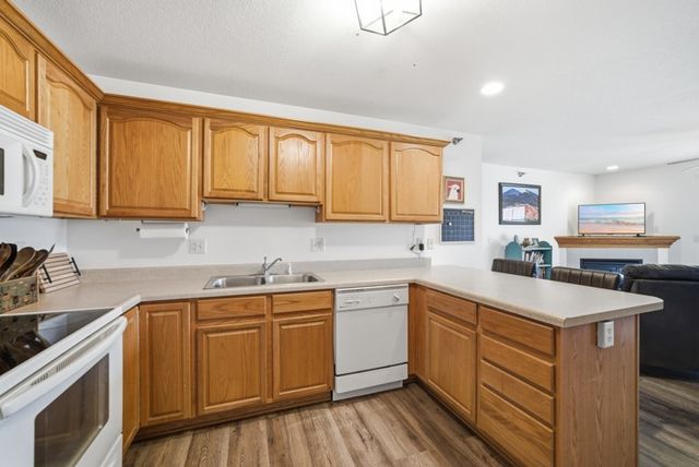 651 SE Dovetail Road 7, Grimes, IA 50111