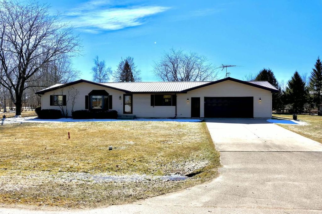 W4581 BUSS DRIVE, Cecil, WI 54111