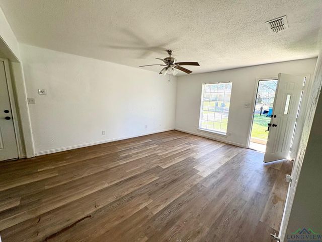 2206 Addiebelle St., Marshall, TX 75672