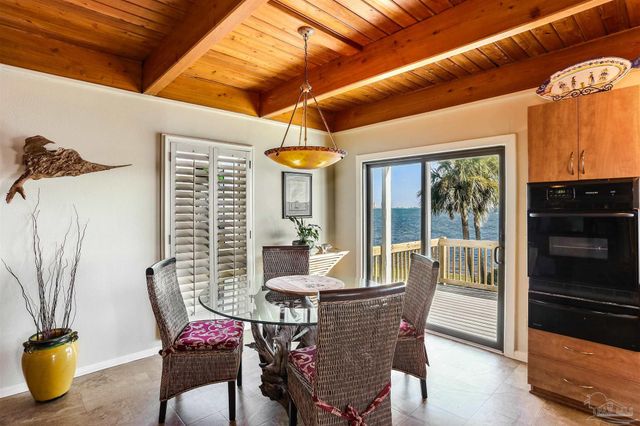 2653 Del Mar Dr, Gulf Breeze, FL 32563