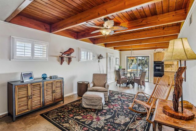 2653 Del Mar Dr, Gulf Breeze, FL 32563