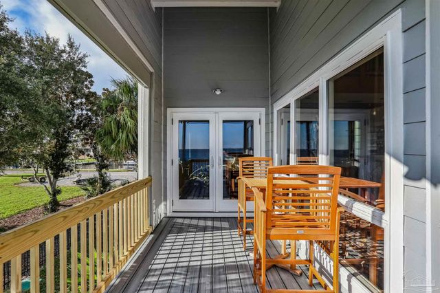 2653 Del Mar Dr, Gulf Breeze, FL 32563