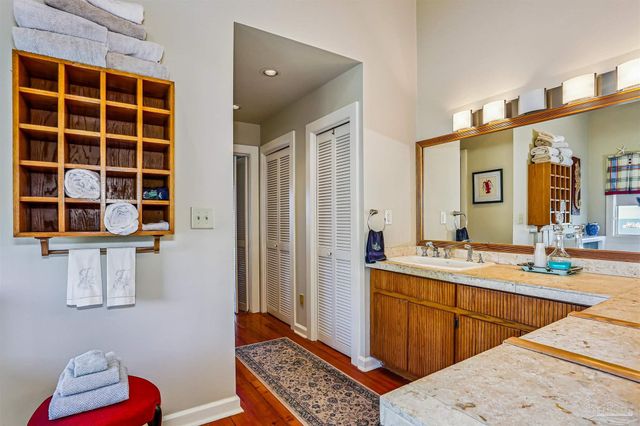 2653 Del Mar Dr, Gulf Breeze, FL 32563