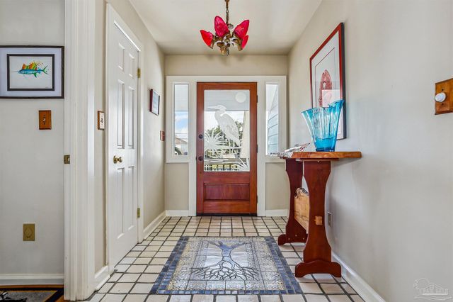 2653 Del Mar Dr, Gulf Breeze, FL 32563