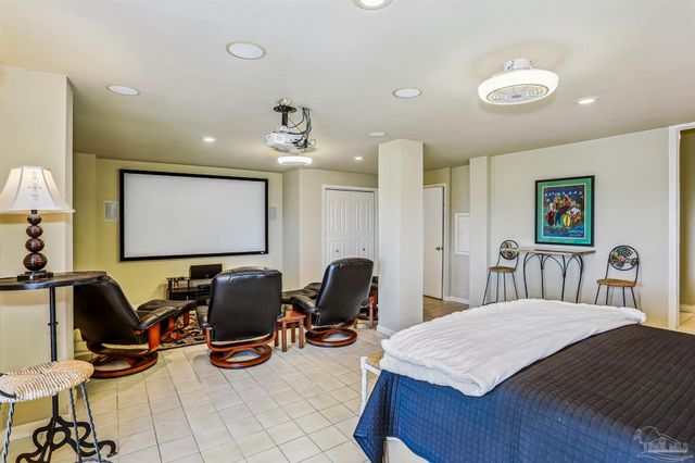 2653 Del Mar Dr, Gulf Breeze, FL 32563