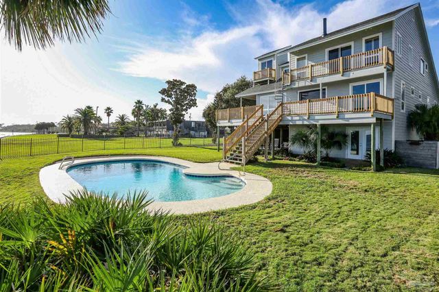 2653 Del Mar Dr, Gulf Breeze, FL 32563