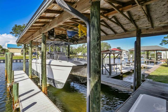 2653 Del Mar Dr, Gulf Breeze, FL 32563