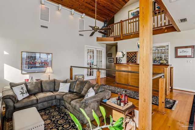 2653 Del Mar Dr, Gulf Breeze, FL 32563