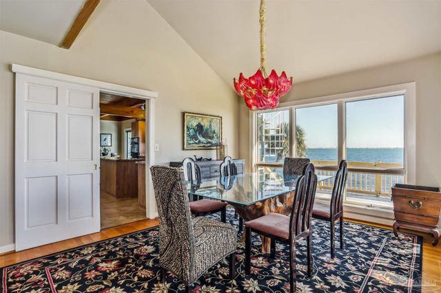 2653 Del Mar Dr, Gulf Breeze, FL 32563