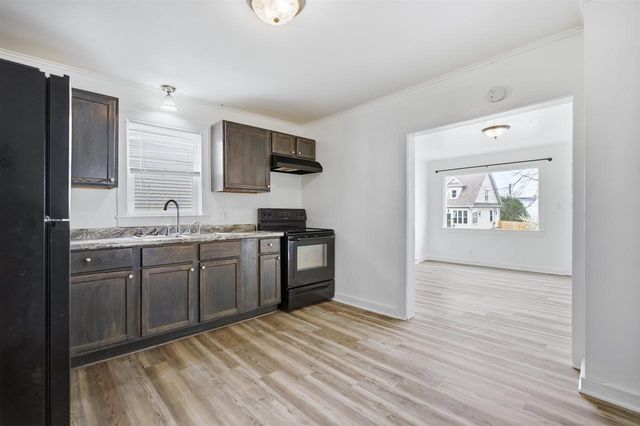 406 W SPRING STREET, New London, WI 54961