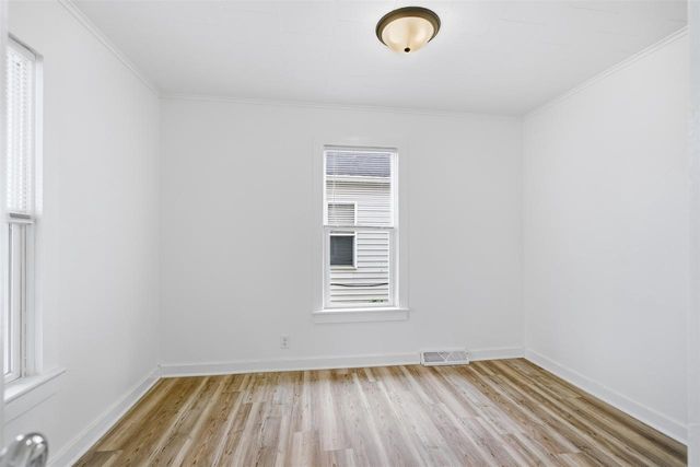 406 W SPRING STREET, New London, WI 54961