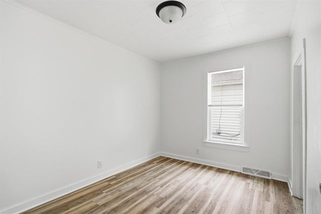406 W SPRING STREET, New London, WI 54961