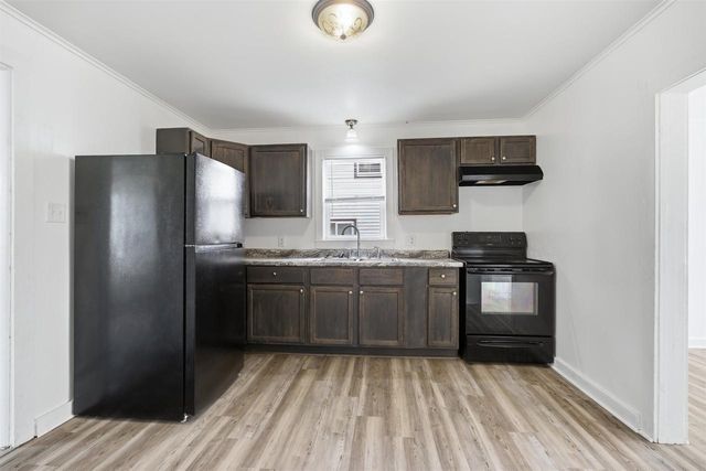 406 W SPRING STREET, New London, WI 54961