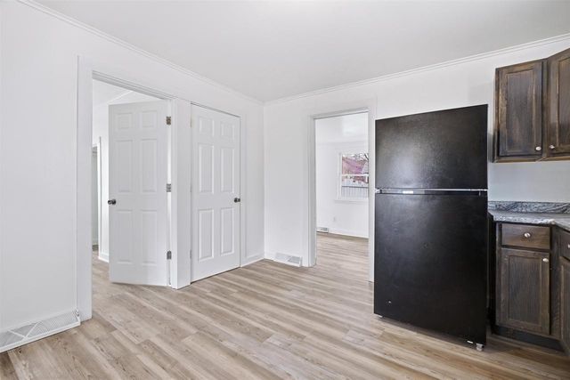 406 W SPRING STREET, New London, WI 54961