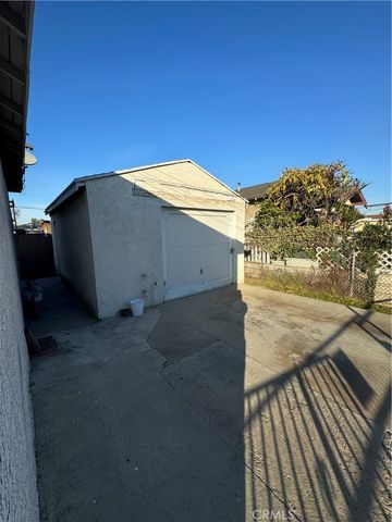 13942 Anderson, Paramount, CA 90723