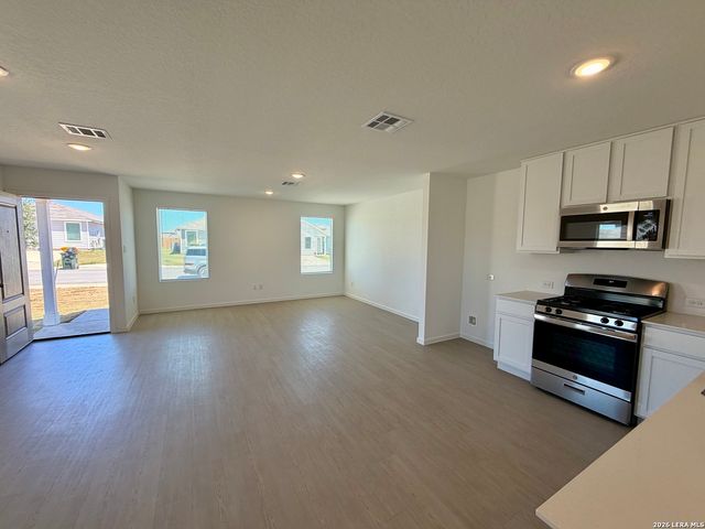 6707 Chert Chase, Elmendorf, TX 78263