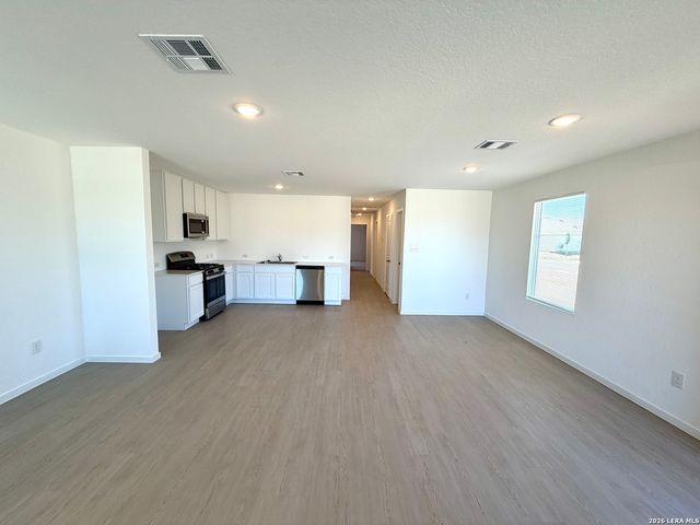 6707 Chert Chase, Elmendorf, TX 78263