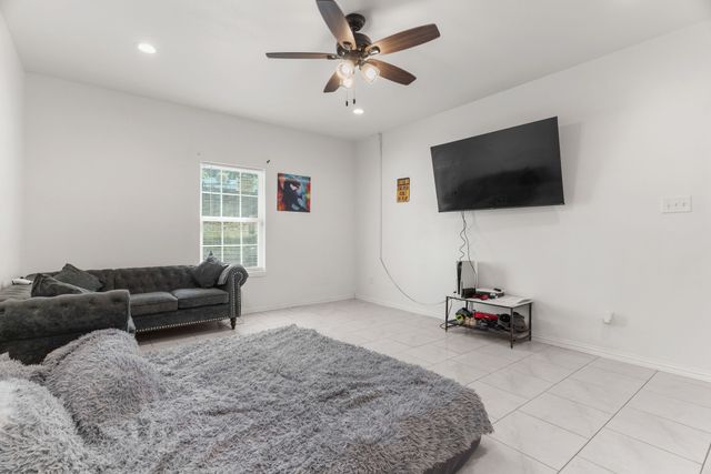 2810 19th Street, Fort Worth, TX 76106