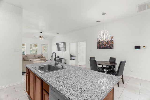 2810 19th Street, Fort Worth, TX 76106