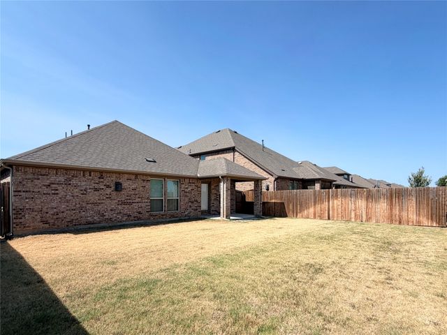 10809 Table Bluff Street, Aubrey, TX 76227