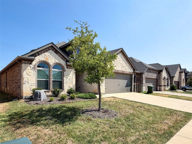 10809 Table Bluff Street, Aubrey, TX 76227