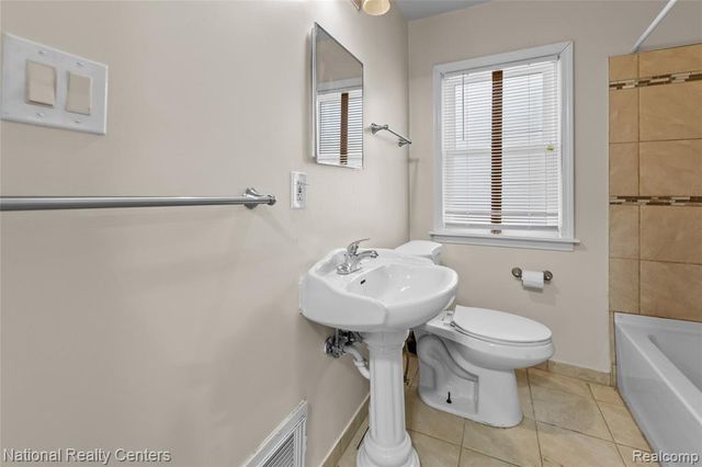7635 Ashton Avenue, Detroit, MI 48228
