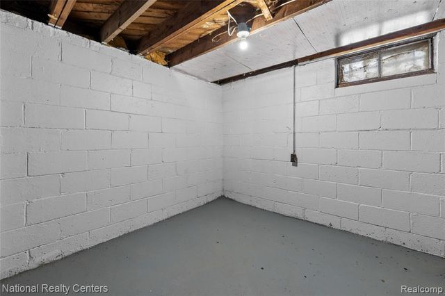 7635 Ashton Avenue, Detroit, MI 48228
