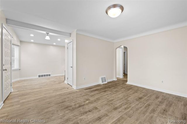 7635 Ashton Avenue, Detroit, MI 48228