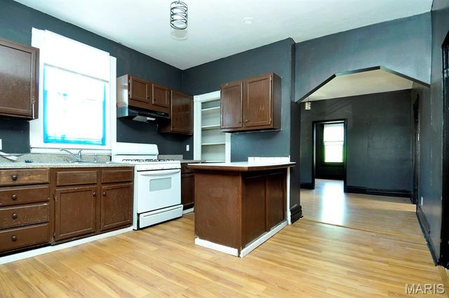 4631 Morganford Road, St Louis, MO 63116
