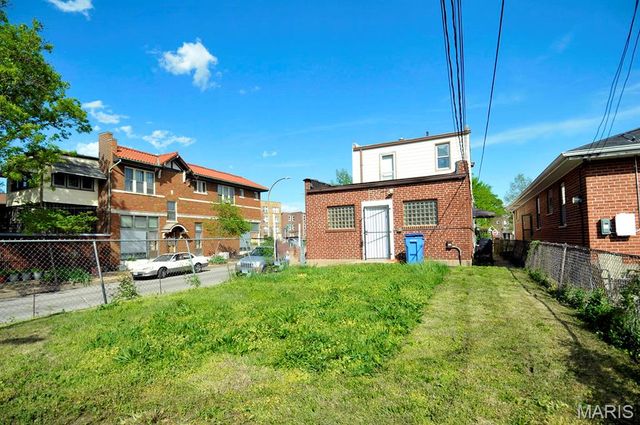 4631 Morganford Road, St Louis, MO 63116