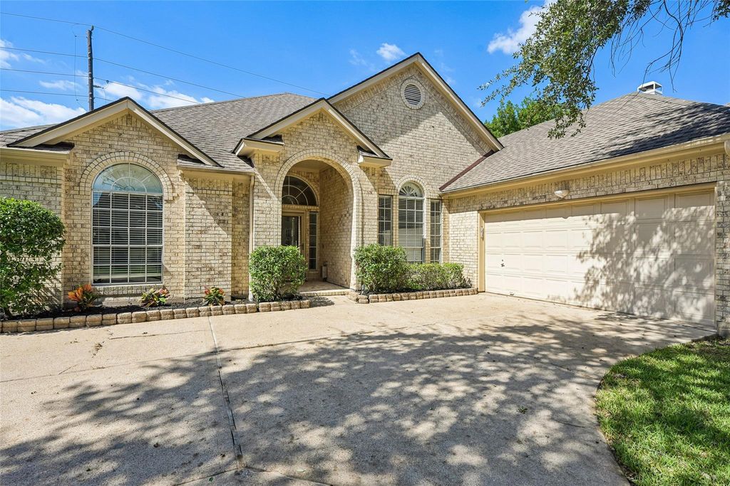 3402 Shadowwalk Drive, Houston, TX 77082