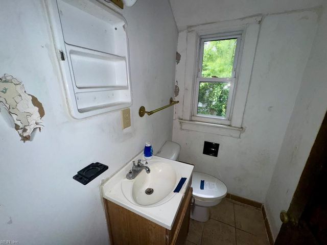 1447 Dungee ST, Norfolk, VA 23504