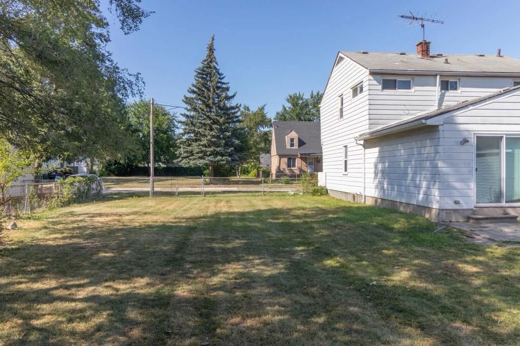 7052 Cadillac Avenue, Warren, MI 48091