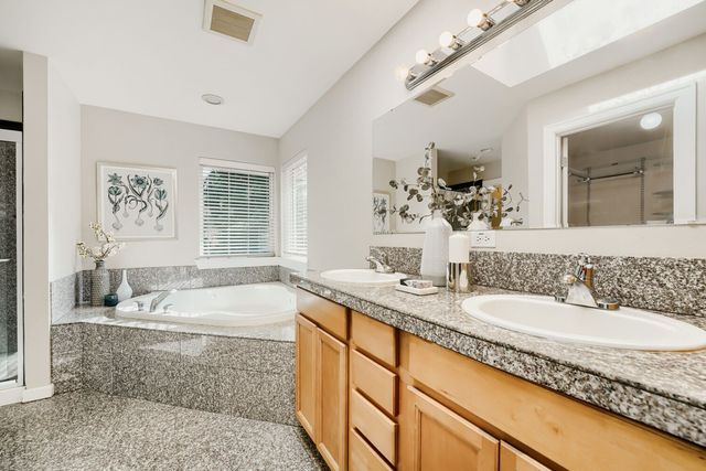 1033 S 128th Street, Burien, WA 98168