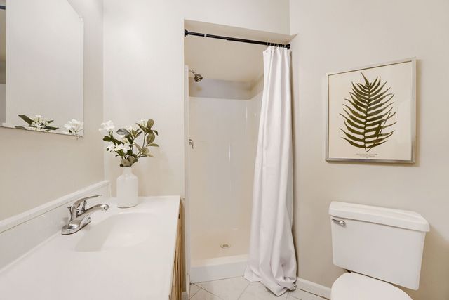 1033 S 128th Street, Burien, WA 98168
