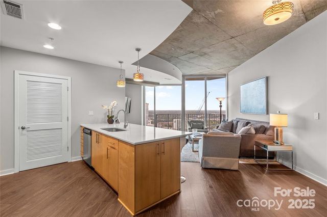 210 N Church Street 2613, Charlotte, NC 28202