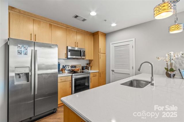 210 N Church Street 2613, Charlotte, NC 28202