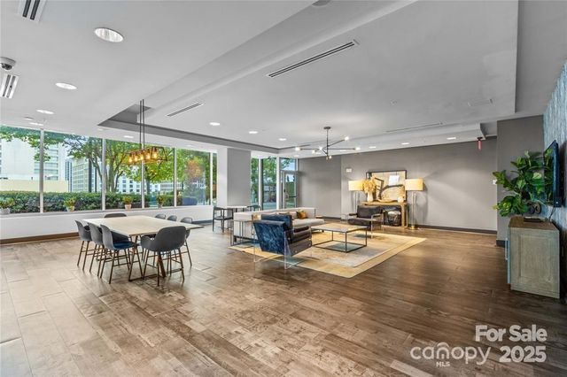 210 N Church Street 2613, Charlotte, NC 28202