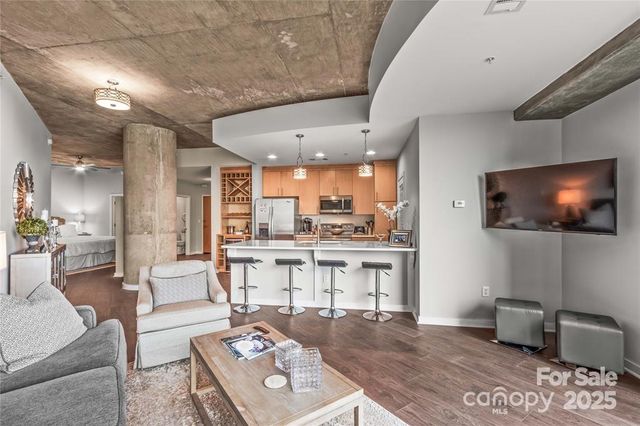 210 N Church Street 2613, Charlotte, NC 28202