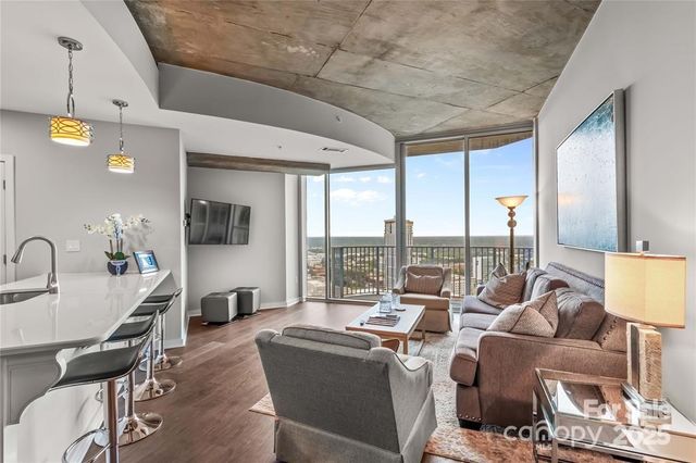 210 N Church Street 2613, Charlotte, NC 28202