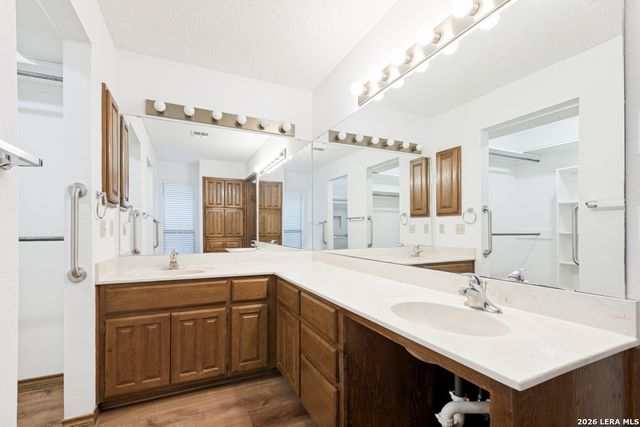 14714 Hidden Glen Woods, San Antonio, TX 78249