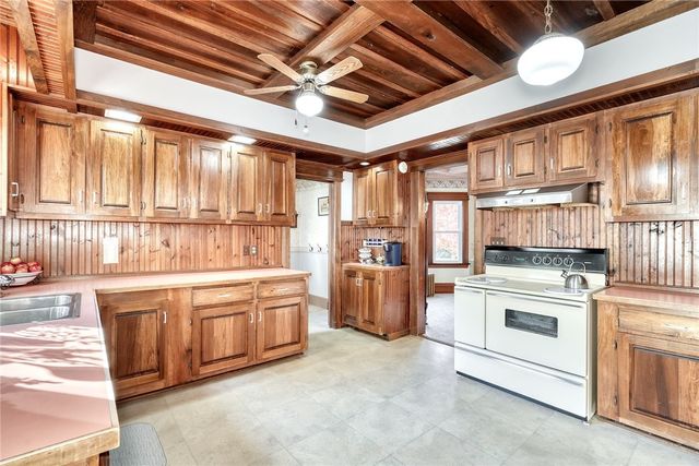 121 East Main Street, Webster, NY 14580