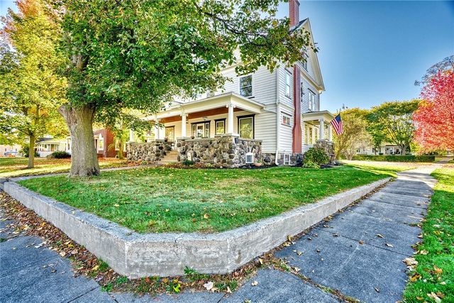 121 East Main Street, Webster, NY 14580