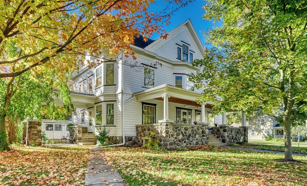 121 East Main Street, Webster, NY 14580