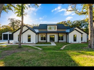 612 Glade Stream Court, Azle, TX 76020